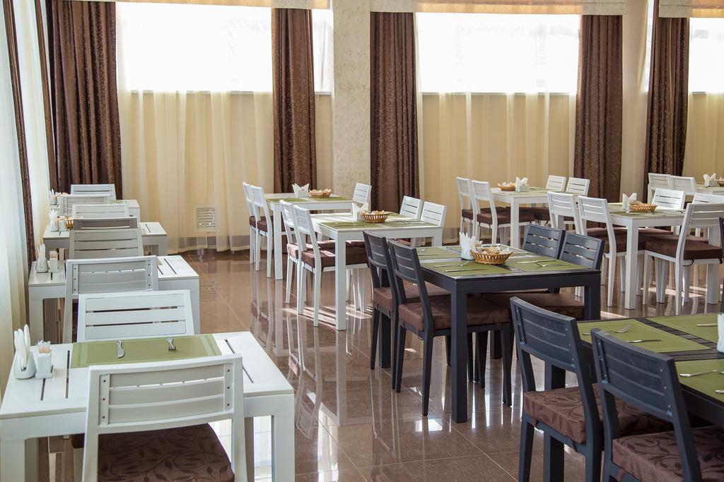 Delfin Hotel Kobleve Kültér fotó